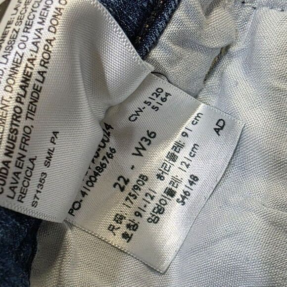 Signature by Levi Strauss Mid-Rise Boyfriend Rolled Hem Crop Jean Size 22 - Picture 5 of 8